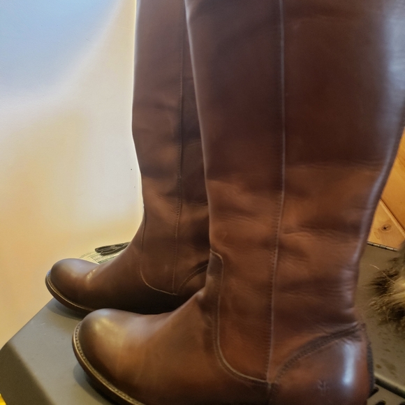 Frye Company Melissa Stud Back Zip Up in Cognac. - Picture 6 of 9